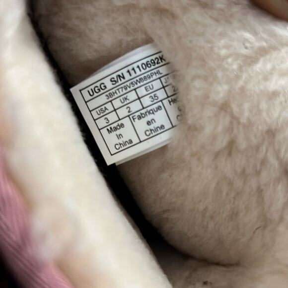 UGG AUSTRALIA CLASSIC SHORT 11 SHIMMER BOOTS SIZE‎ 2 - Picture 5 of 8